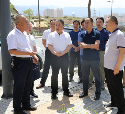 蘭州市人大常委會副主任李虎林至公司蘭州經開區(qū)工程現(xiàn)場調研